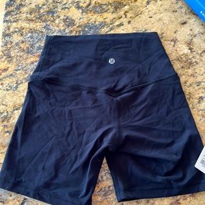 Lululemon Black Align HR Shorts 6” Size 4